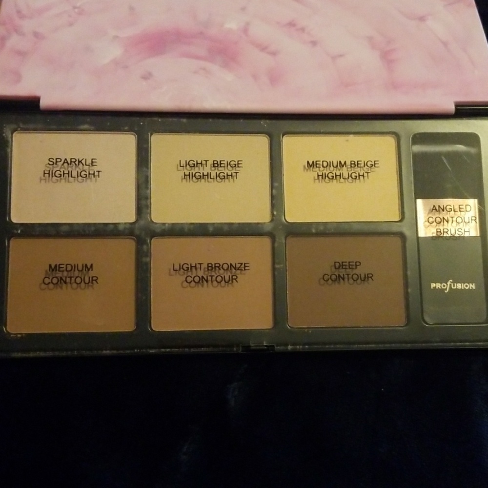 Makeup - Picture 6 of 6